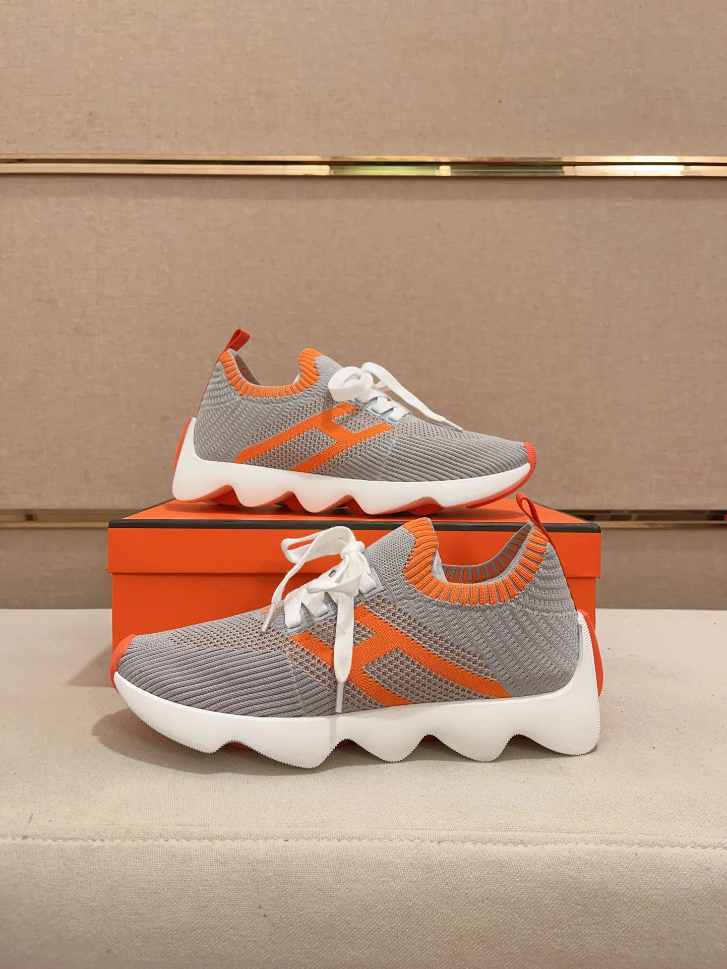 Men's clothing and shoes💰: 420💰《HERMES》【Classic Original Version】Hermès; top 🔝purchasing agent🔍🔍men's latest 🇺🇸 counters are on sale at the same time, original fly-knit fabric imported from Italy is exquisite in workmanship (Italian 🇮🇹Imported water-dyed 🐂cowhide lining) sole: original sole provided by the original factory, ⚠️exclusive double-layer activity·TPR·rubber·combined molded outsole; Code number: 38-44 (45/46 can be customized, non-refundable)
